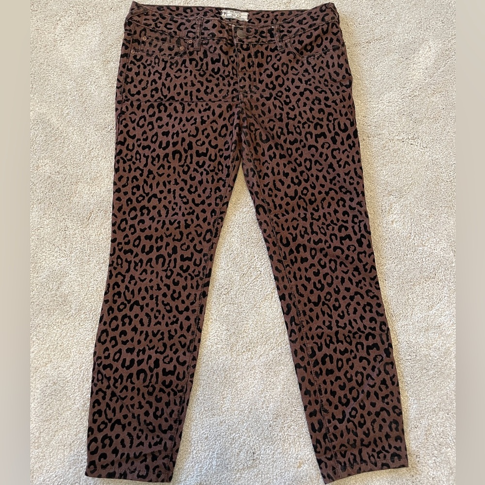 Free People cheetah Leopard Print pants/jeans Size 30 in Great Condition